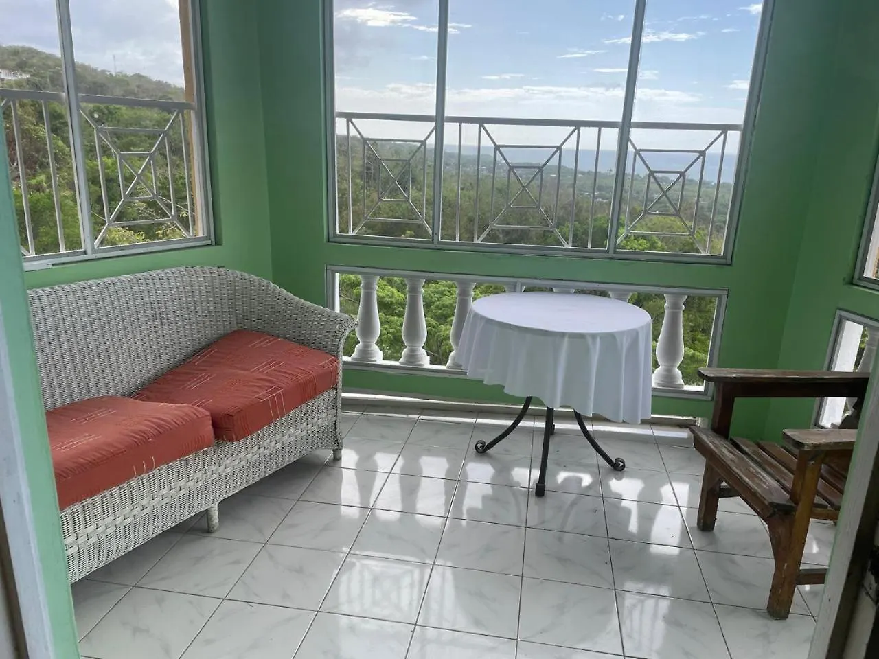 Emerald Sea View Montego Bay 0*,